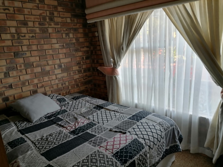 4 Bedroom Property for Sale in Universitas Ridge Free State